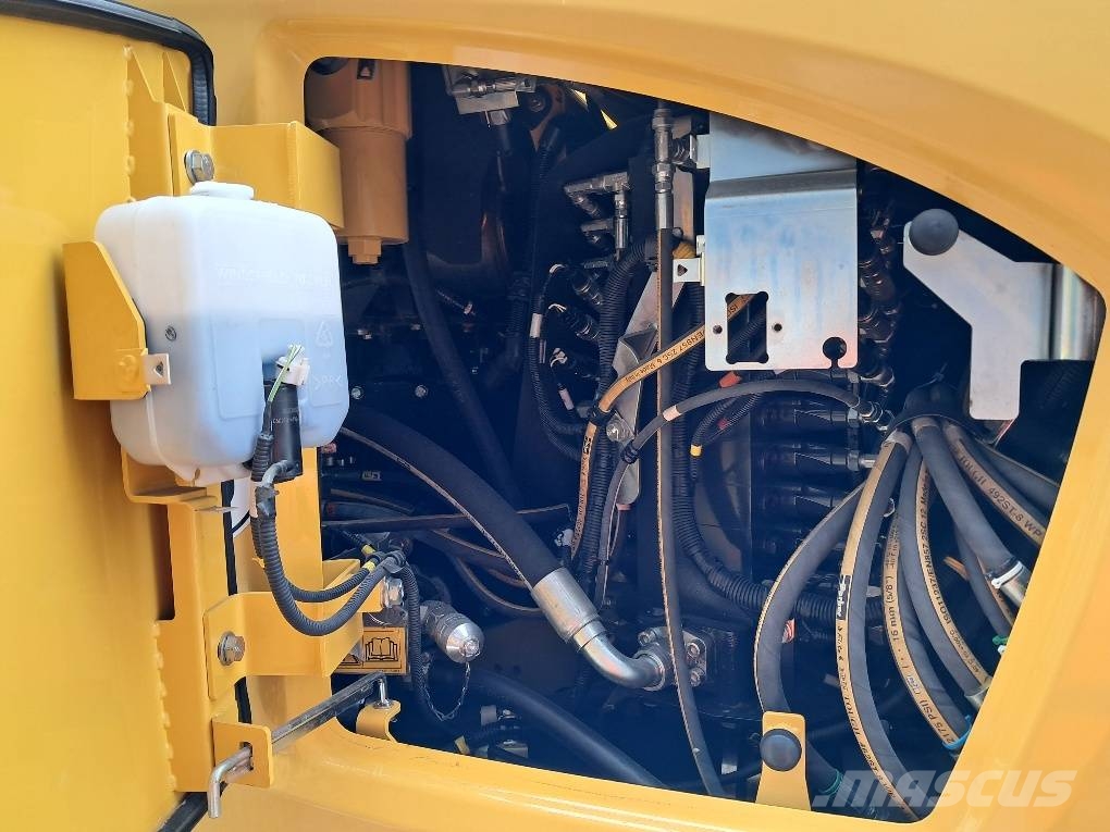 Komatsu PW98MR-11E0 Vidēja lieluma ekskavatori 7 t - 12 t