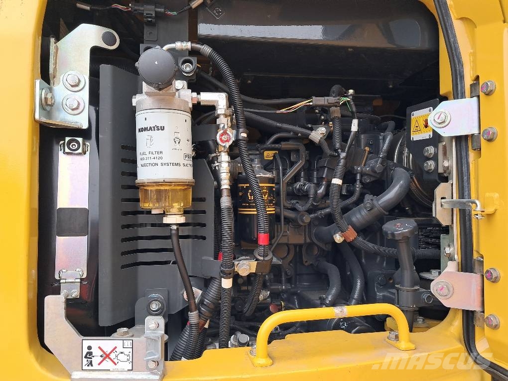 Komatsu PW98MR-11E0 Vidēja lieluma ekskavatori 7 t - 12 t