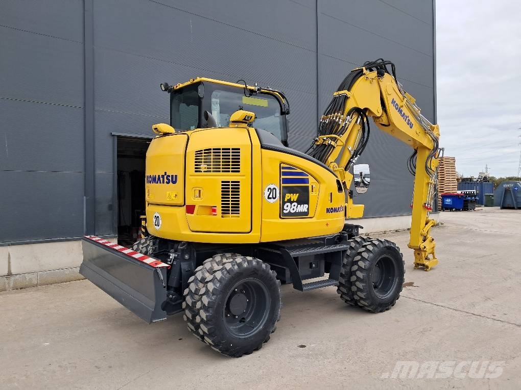 Komatsu PW98MR-11E0 Vidēja lieluma ekskavatori 7 t - 12 t
