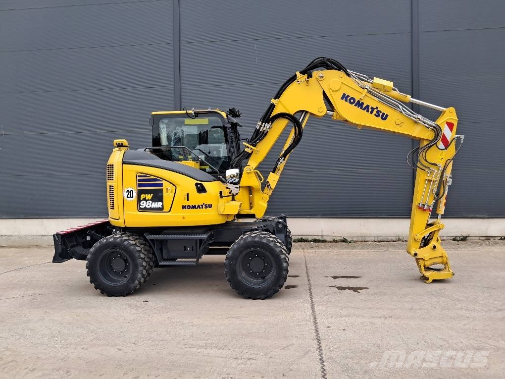 Komatsu PW98MR-11E0 Vidēja lieluma ekskavatori 7 t - 12 t