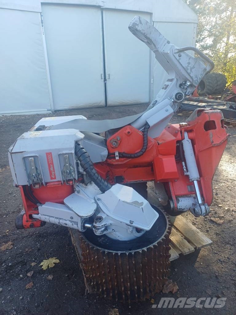 Log Max 7000 C Boomvelkoppen