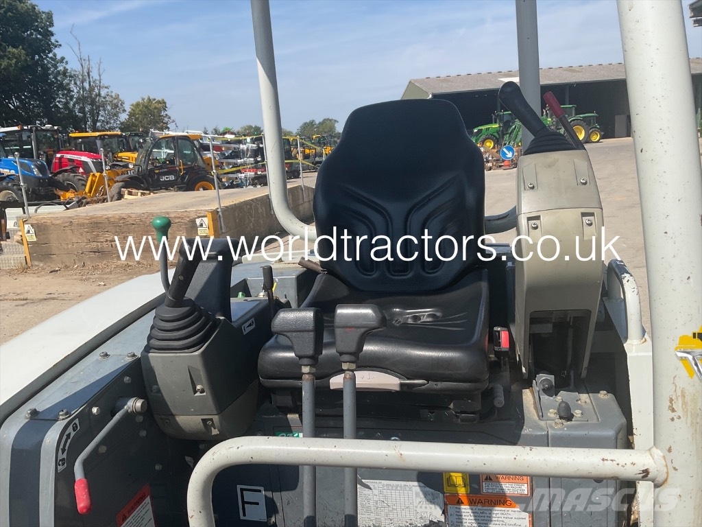 Takeuchi TB 23 R Mini pelle < 7t