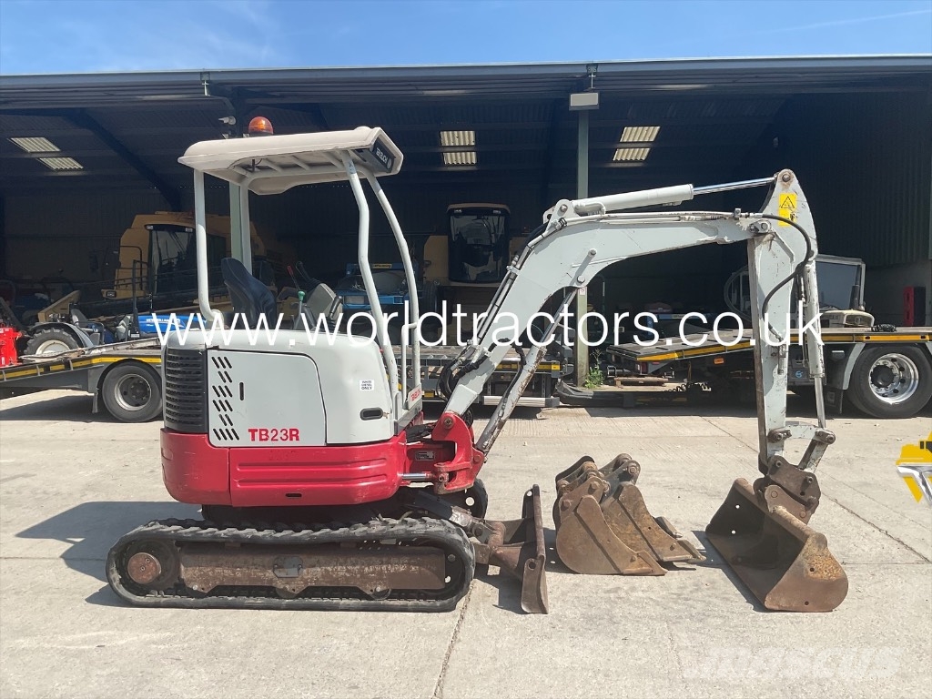 Takeuchi TB 23 R Mini pelle < 7t