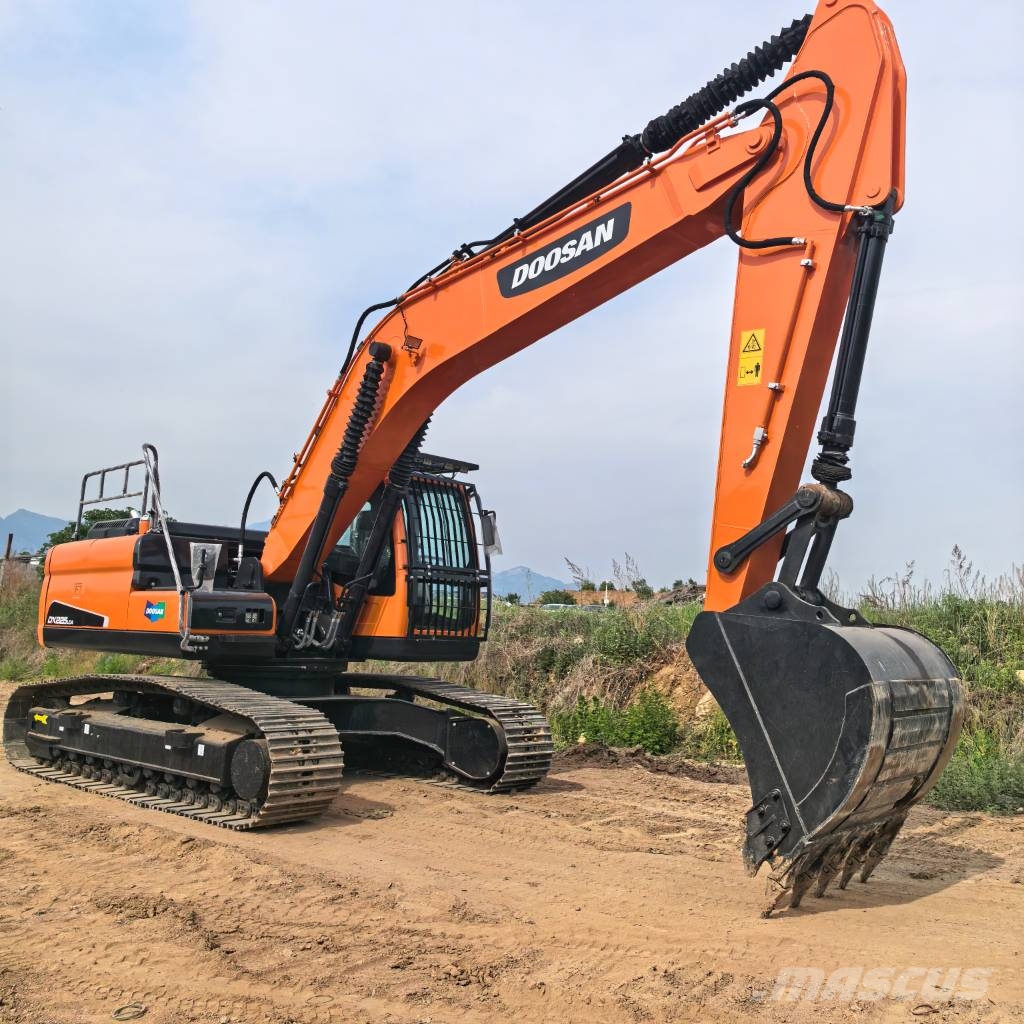 Doosan DX 225 履带挖掘机