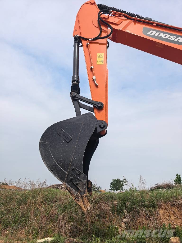 Doosan DX 225 履带挖掘机