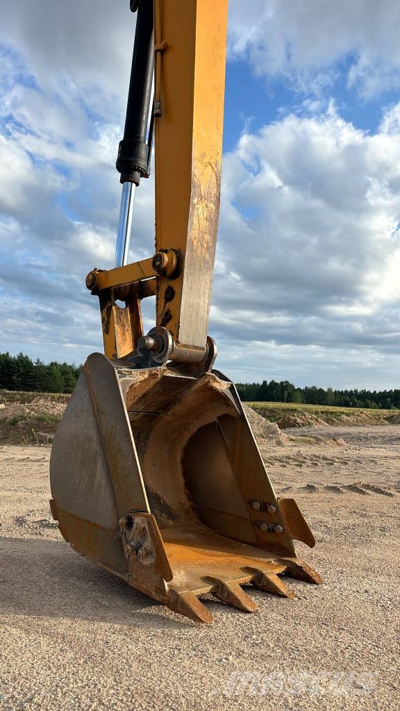 JCB 220X Long Rupsgraafmachines