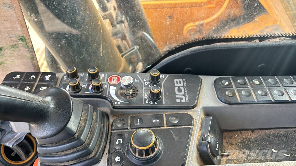 JCB 220X Long Rupsgraafmachines