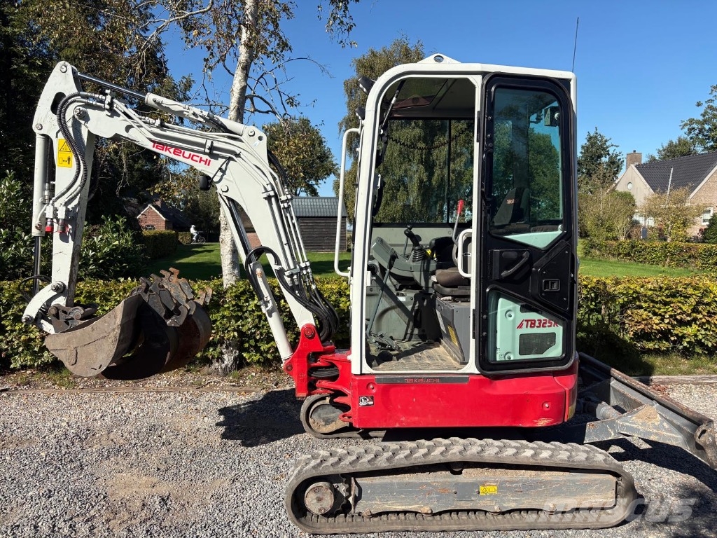 Takeuchi TB 235 r Miniekskavaatorid < 7 t