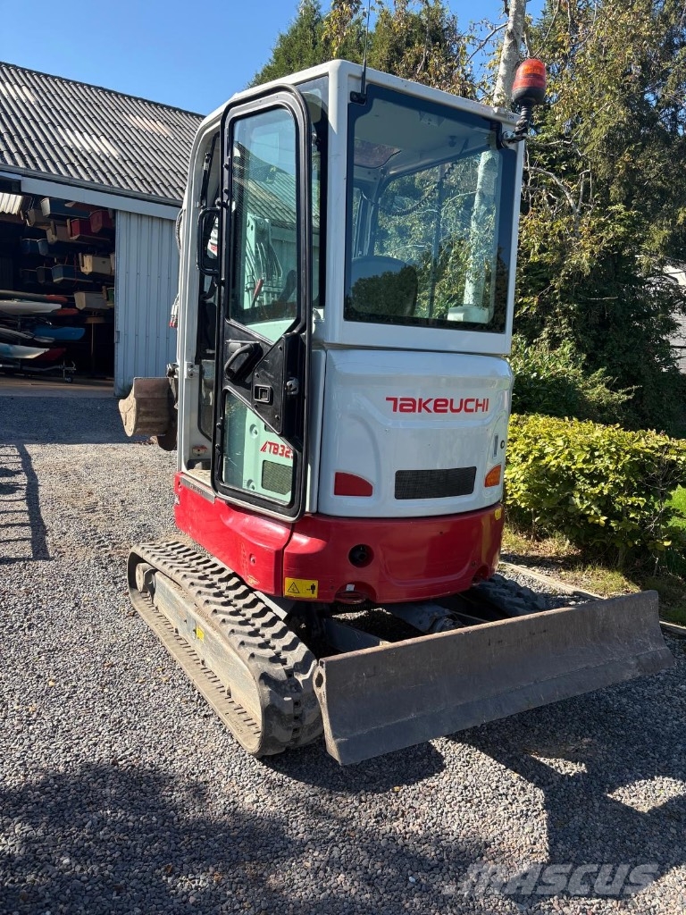 Takeuchi TB 235 r Miniekskavaatorid < 7 t