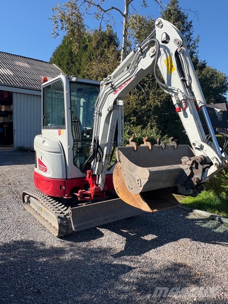 Takeuchi TB 235 r Miniekskavaatorid < 7 t