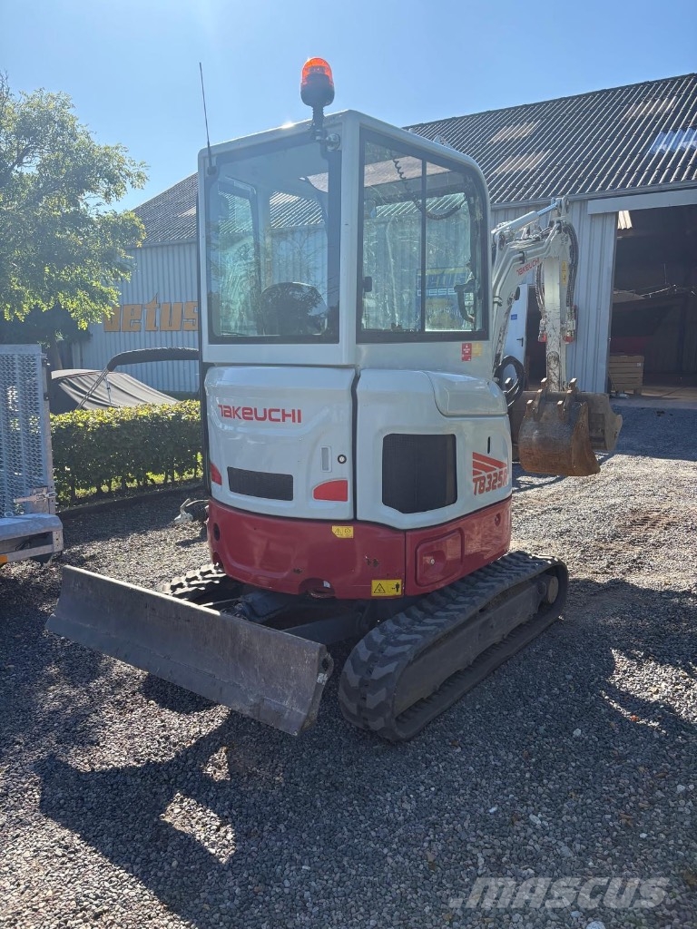 Takeuchi TB 235 r Miniekskavaatorid < 7 t