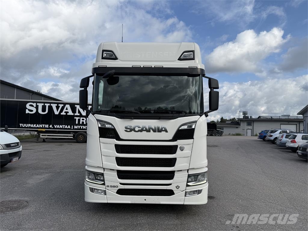 Scania R580 8X4 Camiones polibrazo