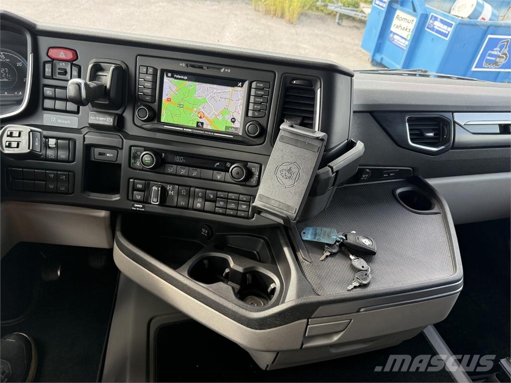Scania R580 8X4 Camiones polibrazo