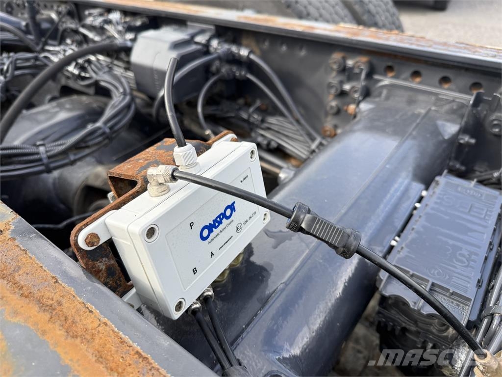 Scania R580 8X4 Camiones polibrazo