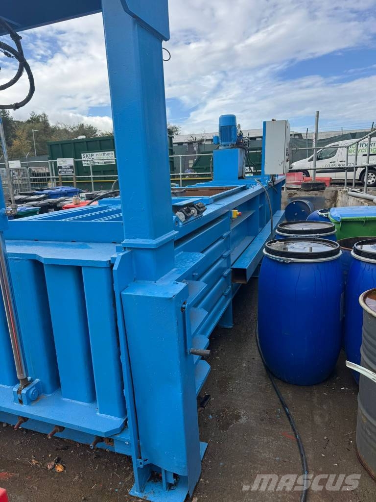 Paal PAC B Series Industriële balenpersen
