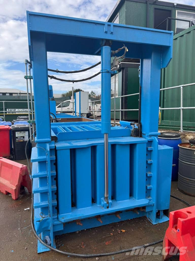 Paal PAC B Series Industriële balenpersen