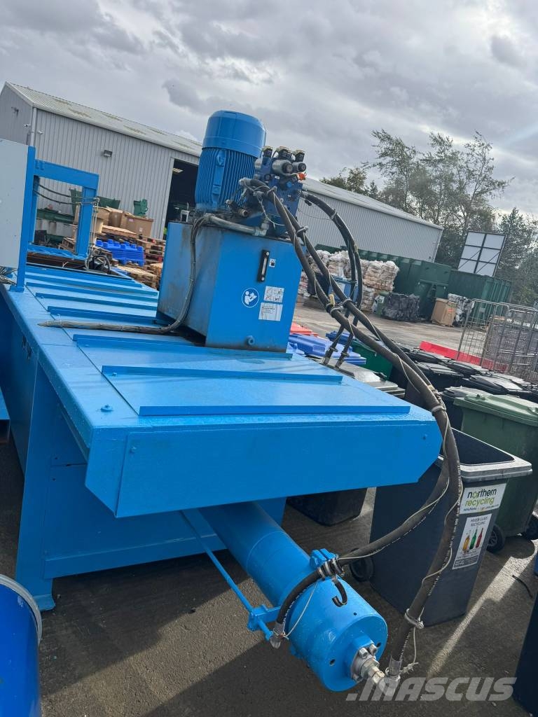 Paal PAC B Series Industriële balenpersen