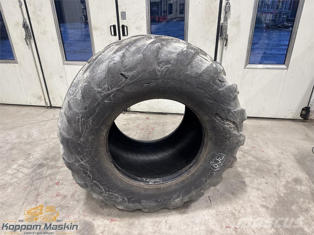 Trelleborg T428 710/45x26,5 Used/Beg Шини