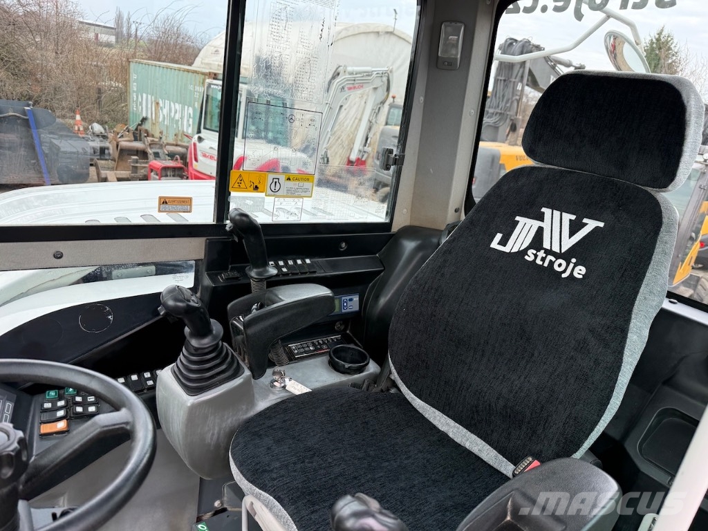 Takeuchi TB 295 W Excavadoras de ruedas