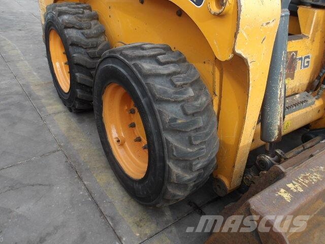 Mustang R1500 Kompaktlaadurid