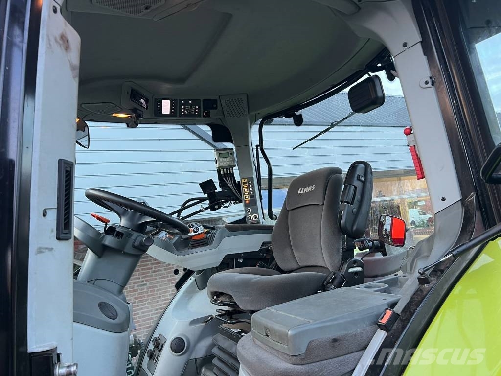 CLAAS Axion 810 Cmatic Tractors