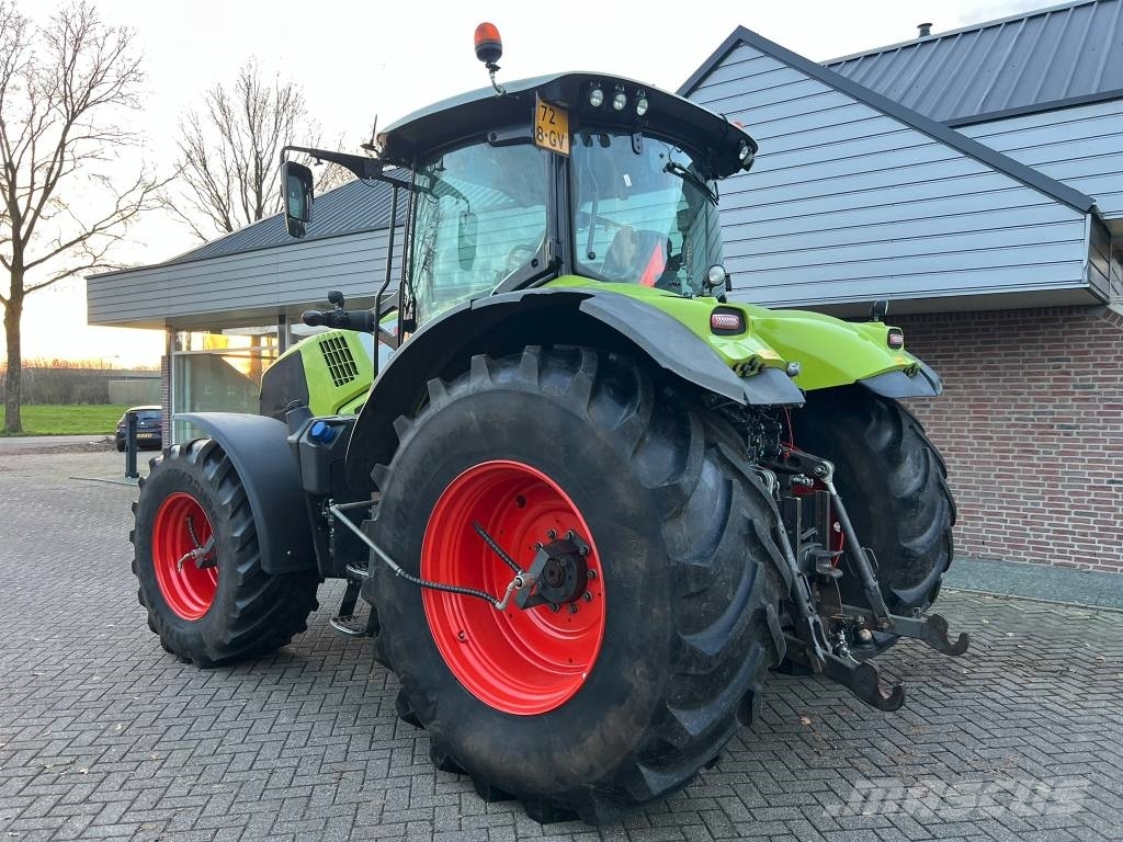 CLAAS Axion 810 Cmatic Tractors