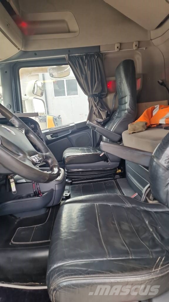 Scania R 730 10x4 Τράκτορες