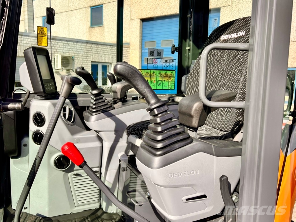 Develon DX27 Mieten Vermieten 99,- Mini bagri <7t