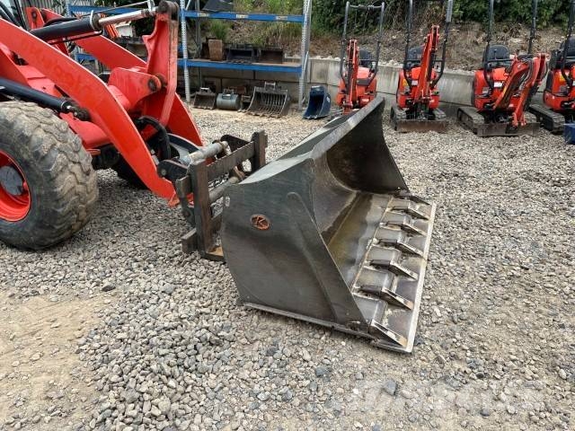 Kubota R 085 Radlader 29.500 EUR Фронтальні навантажувачі