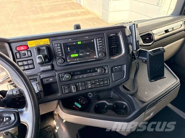 Scania R410B6X2*4NB LNG Camiones con temperatura controlada
