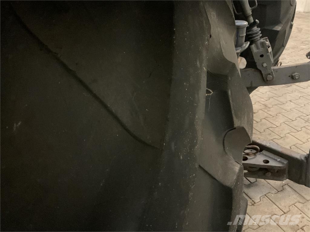 Fendt 828 Vario SCR Трактори