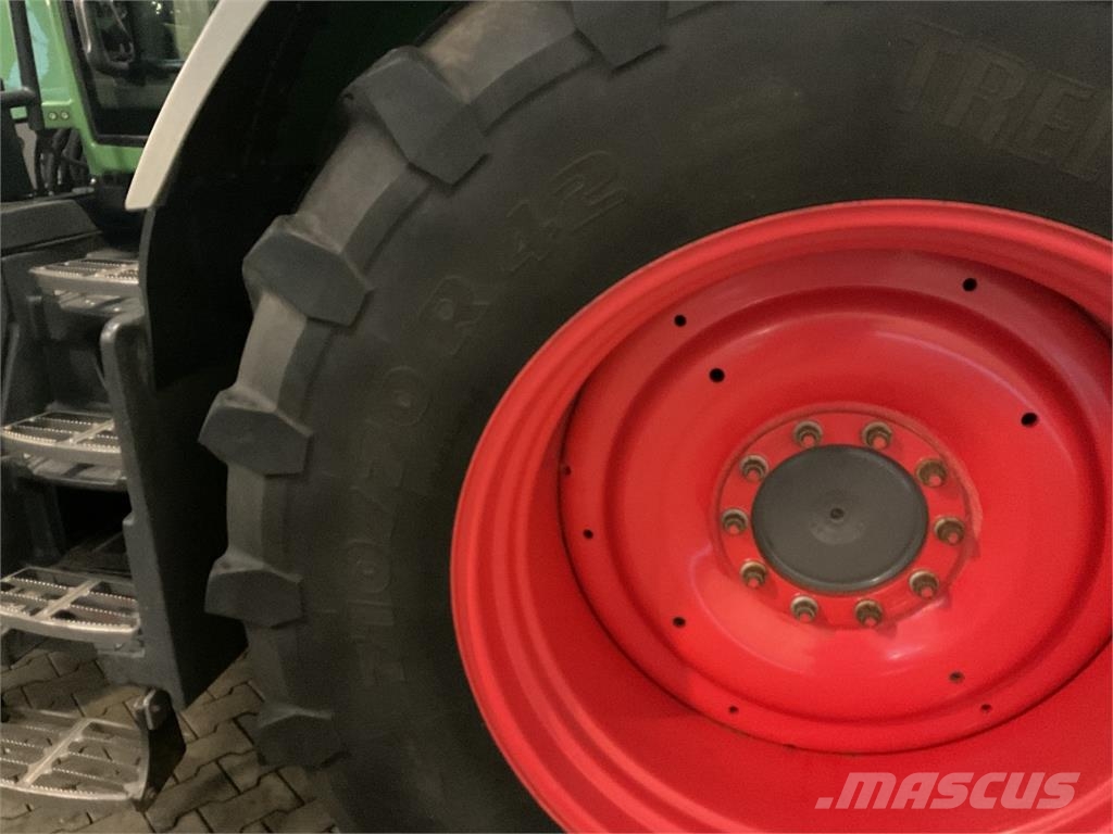 Fendt 828 Vario SCR Трактори