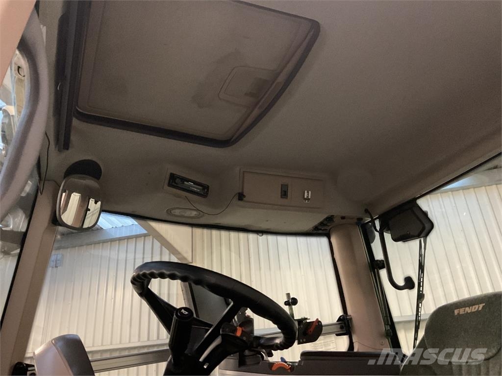 Fendt 828 Vario SCR Трактори