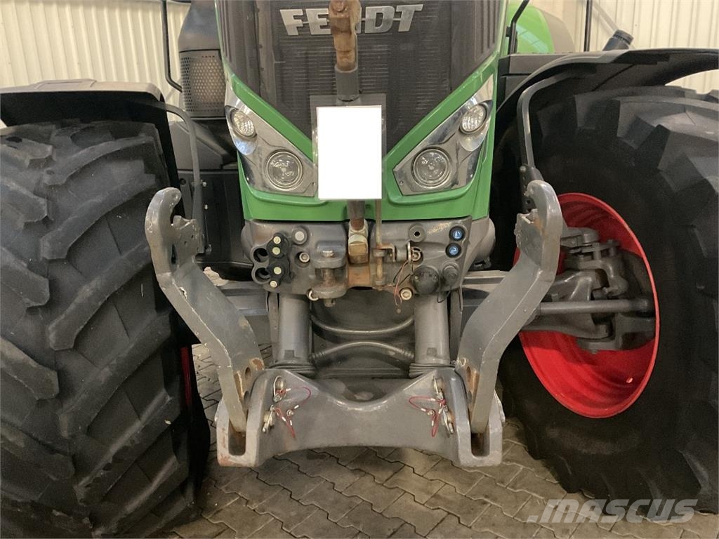 Fendt 828 Vario SCR Трактори