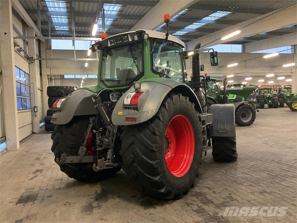 Fendt 828 Vario SCR Трактори