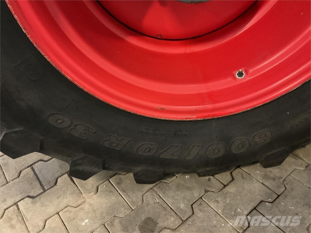 Fendt 828 Vario SCR Трактори