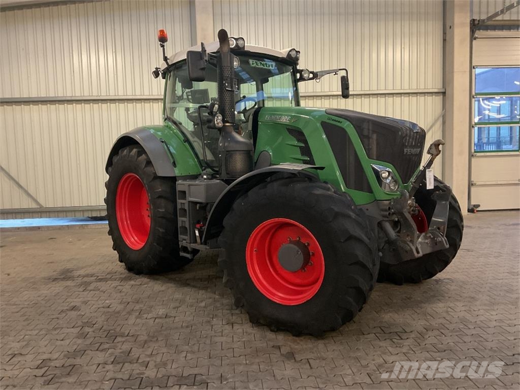 Fendt 828 Vario SCR Трактори