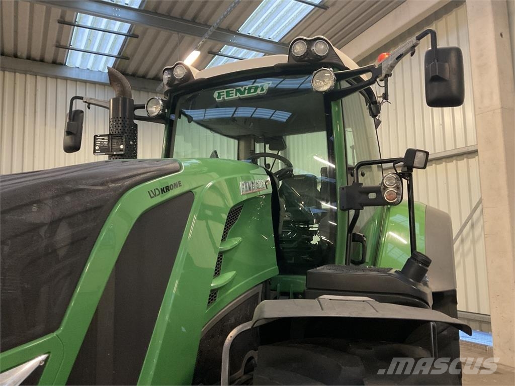 Fendt 828 Vario SCR Трактори