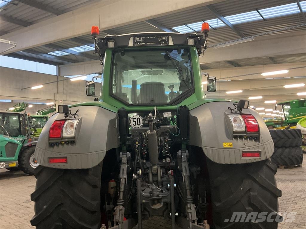 Fendt 828 Vario SCR Трактори