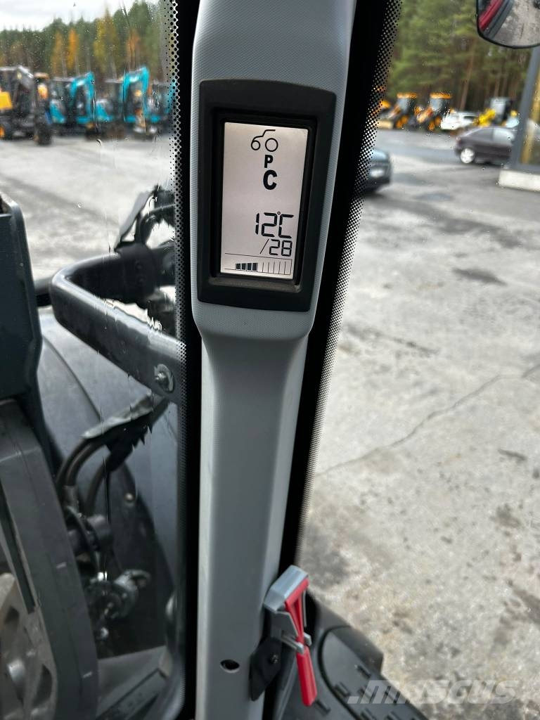 Valtra T 174 E D / Kuormain, Jousitus, Pienet tunnit! Traktoren