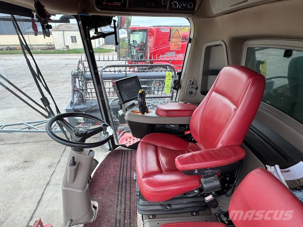 Case IH Axial Flow 7240 Kombinované zberacie stroje