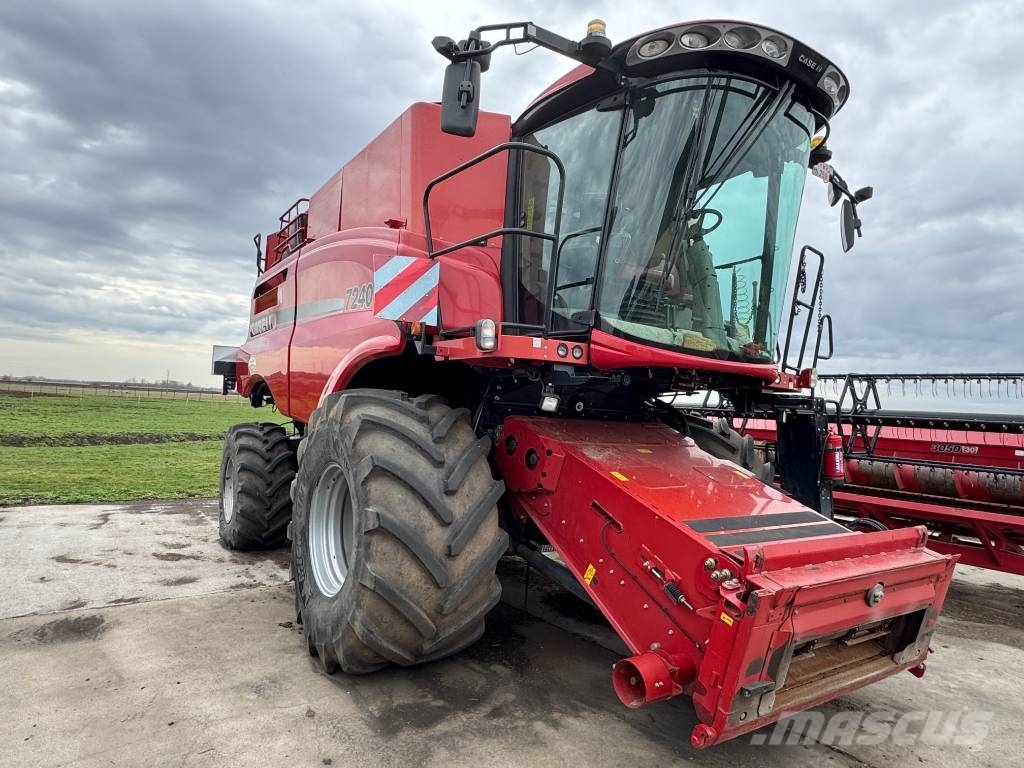 Case IH Axial Flow 7240 Kombinované zberacie stroje