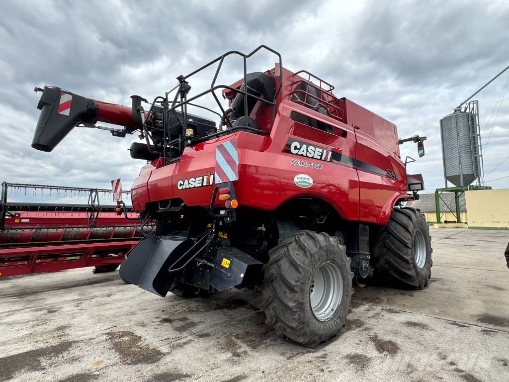 Case IH Axial Flow 7240 Kombinované zberacie stroje