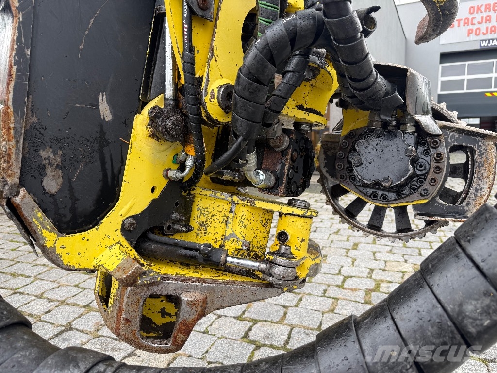 John Deere H 412 Harvester heads