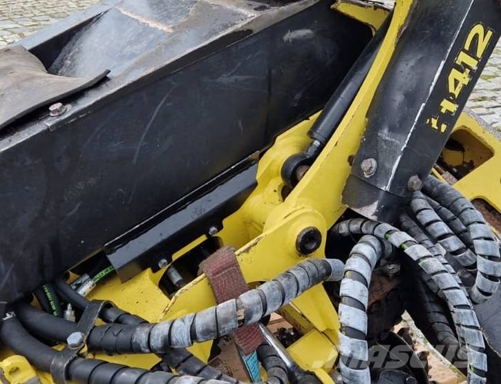 John Deere H 412 Glave za kombajne