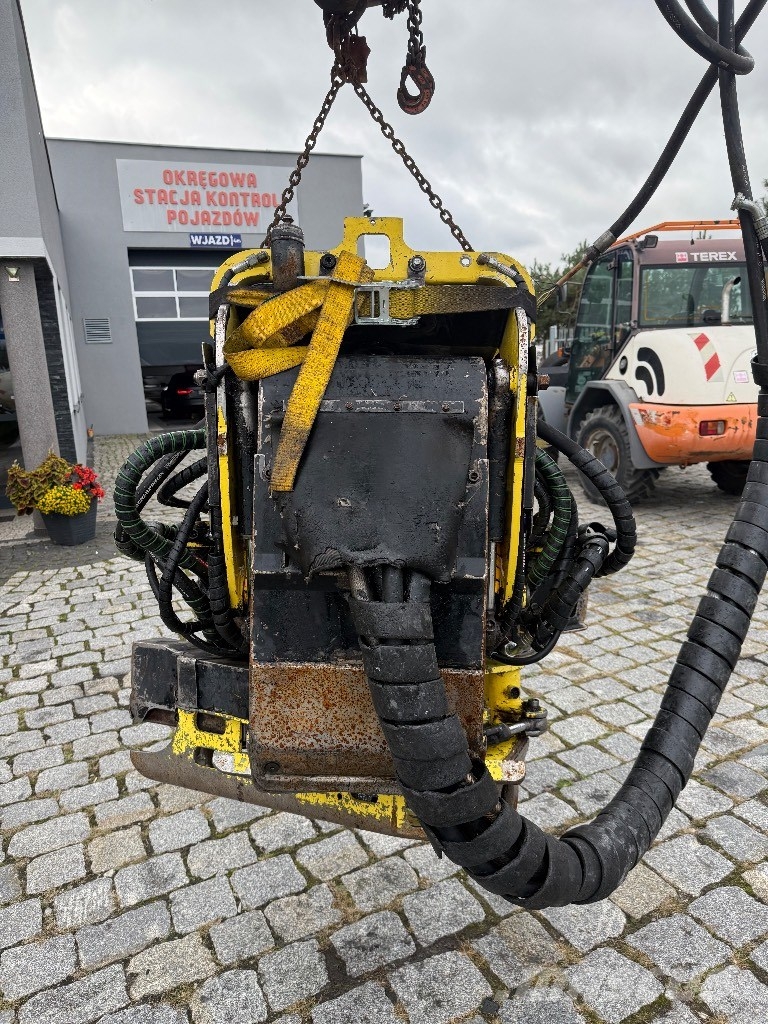 John Deere H 412 Harvester heads