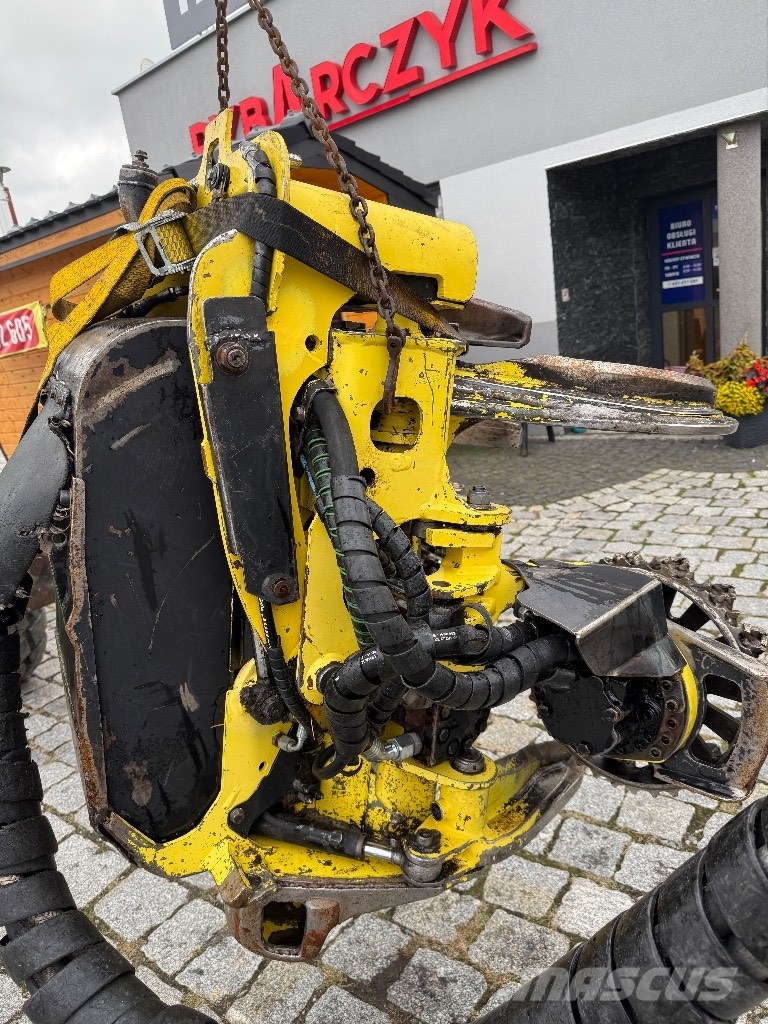 John Deere H 412 Harvester heads