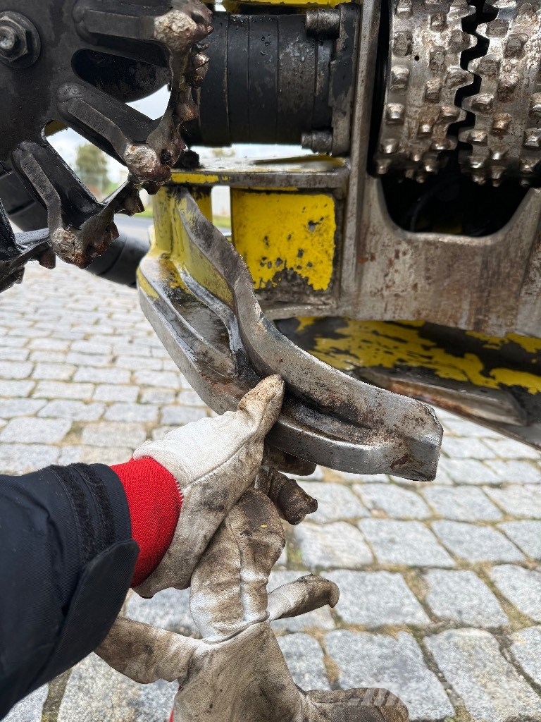 John Deere H 412 Harvester heads
