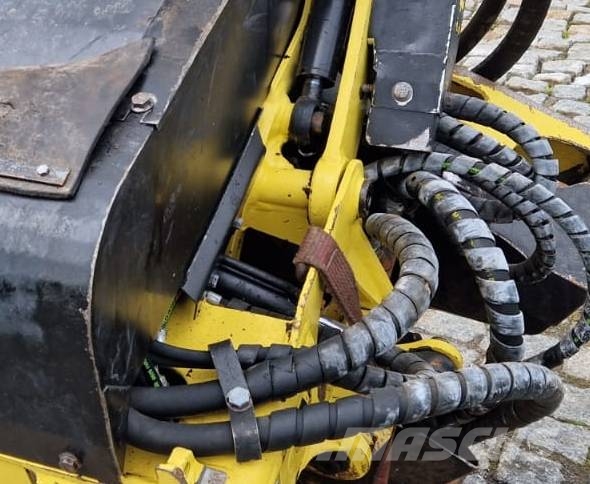 John Deere H 412 Glave za kombajne