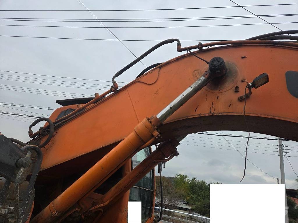 Doosan DX 210 W 轮式挖掘机
